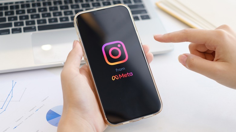 Sosyal Medya Yaratıcılığına Yeni Soluk Instagram'dan Özelleştirilebilir Hikaye Şablonları!