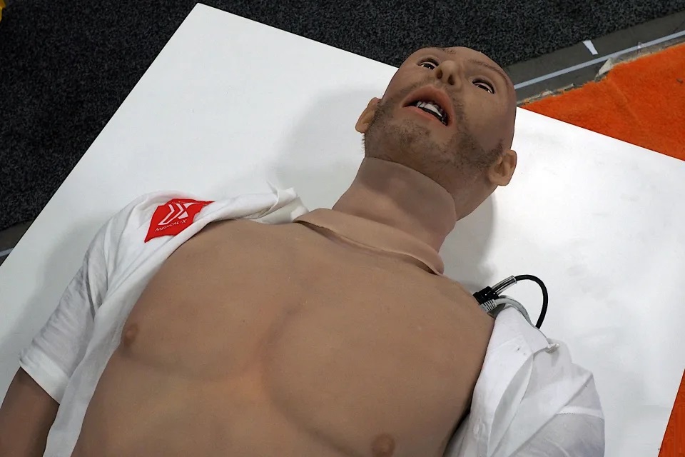 Adam-X CPR Mankeni