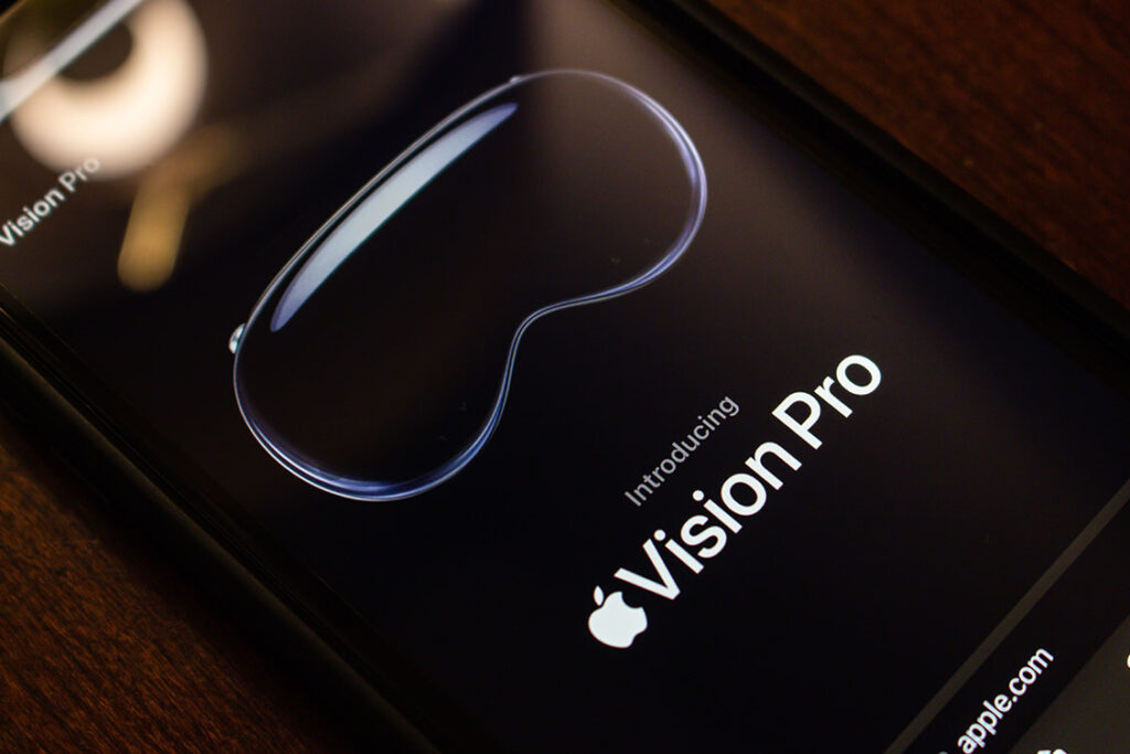 Apple Vision Pro ön siparişleri iPhone veya iPad ile FaceID taraması gerektiriyor