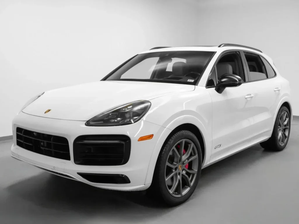 2025 Porsche Cayenne GTS: Güç, Zarafet ve Yeniliği Birleştiriyor!