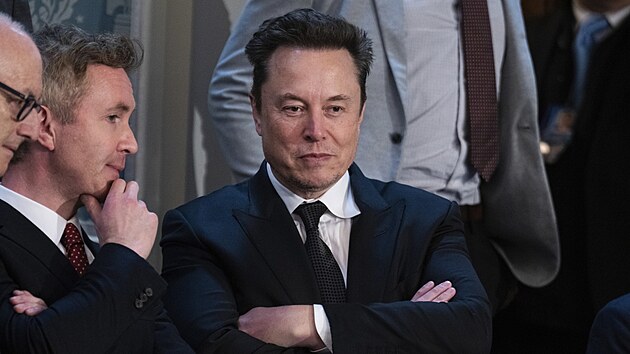 Musk, SpaceX'in iki yıl içinde Mars'a beş mürettebatsız Starship göndermeyi planladığını söyledi