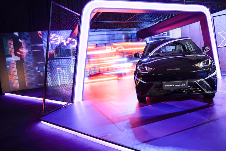 AB kaynakları, Çin'in elektrikli araç tarifeleri hakkındaki AB oylamasının sonuçsuz kaldığını ve kararın AB Komisyonu'na bırakıldığını söylüyor