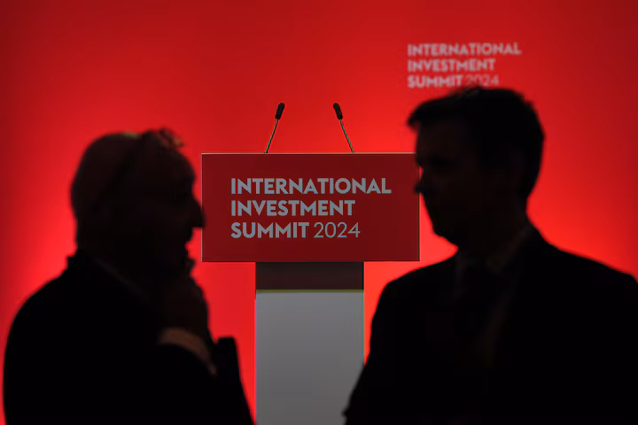 ABD'li teknoloji şirketleri İngiltere'deki veri merkezlerine 8,2 milyar dolar yatırım yapacak