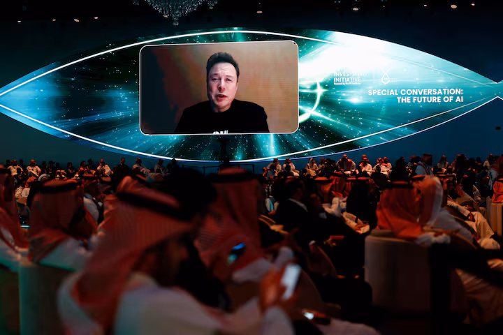 Elon Musk: 2040'a kadar her biri 20.000-25.000 dolar değerinde 10 milyar insansı robot piyasaya sürülecek