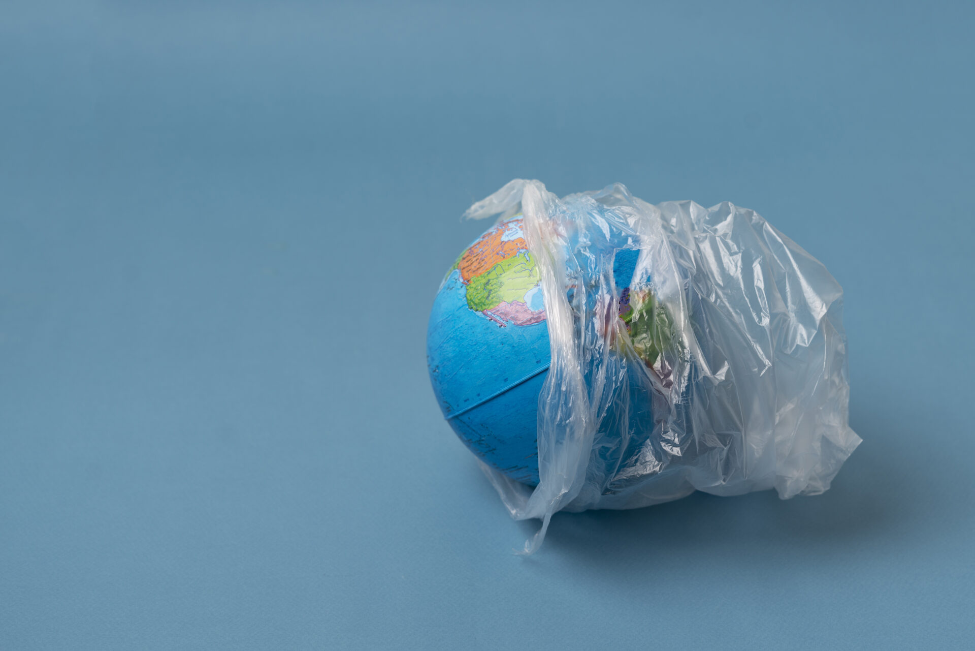 Atık plastikleri yüksek verimle yakıta dönüştürmenin yolu keşfedildi