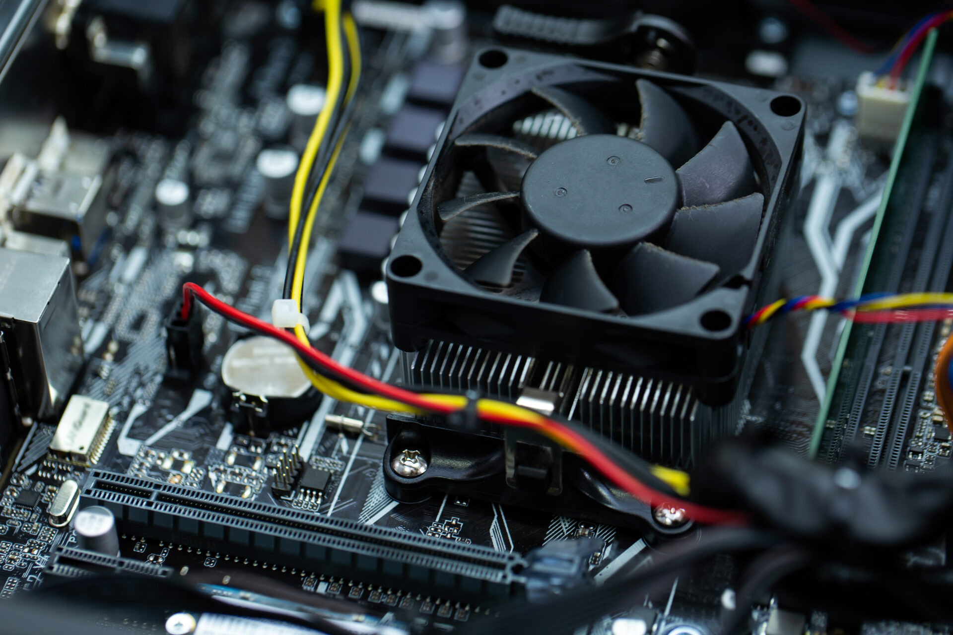 Microsoft GPU Soğutma Teknolojisi Yenilikçi Çözümler Sunuyor