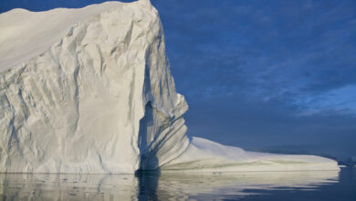 Dünyanın en büyük buzdağı A23a hızla parçalanarak yok oluyor