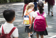 Okula dönüş paylaşımları çocukların güvenliği açısından risk oluşturuyor