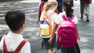 Okula dönüş paylaşımları çocukların güvenliği açısından risk oluşturuyor