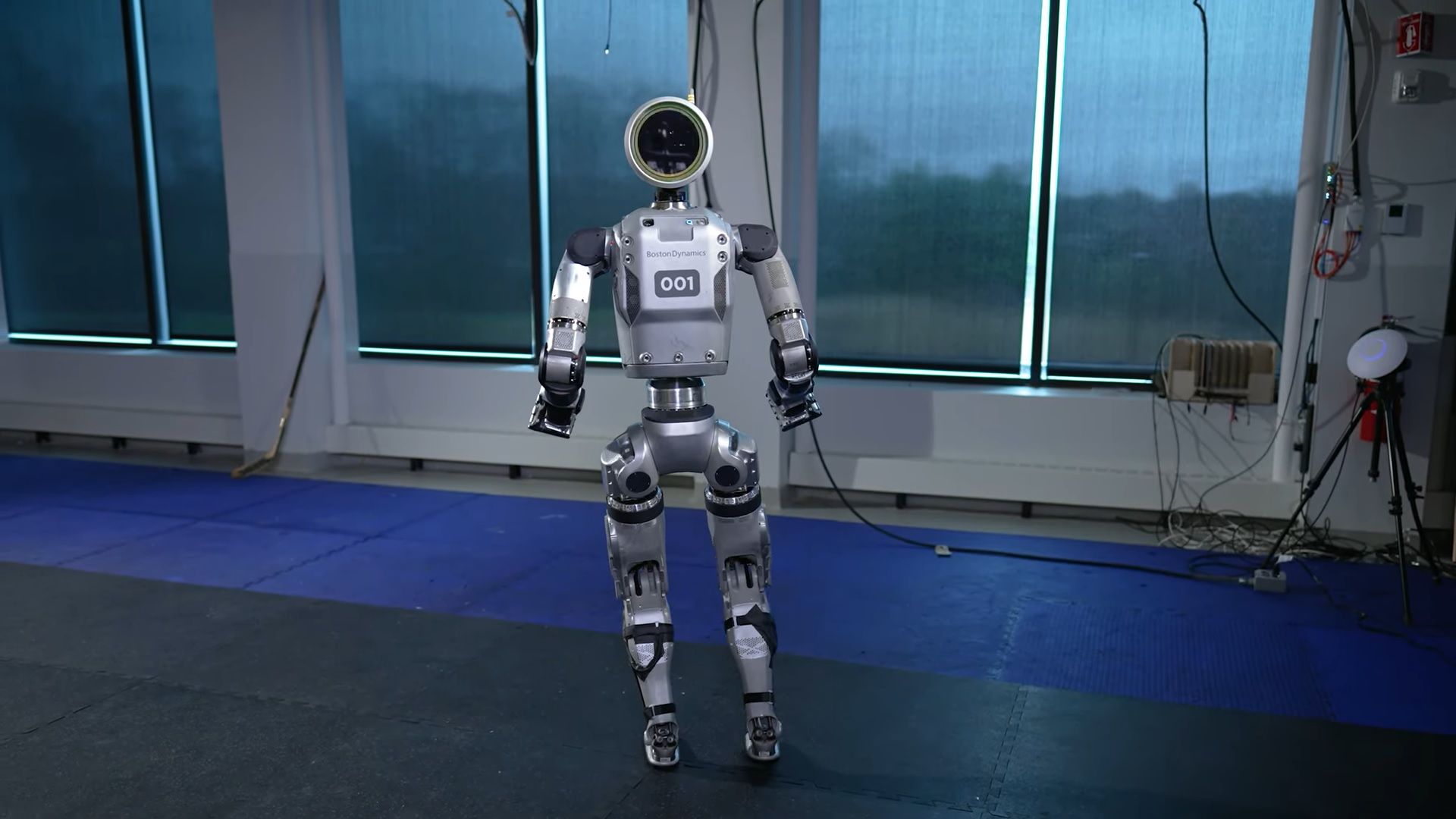 Boston Dynamics Atlas robotunu yeni el sistemiyle güçlendirdi