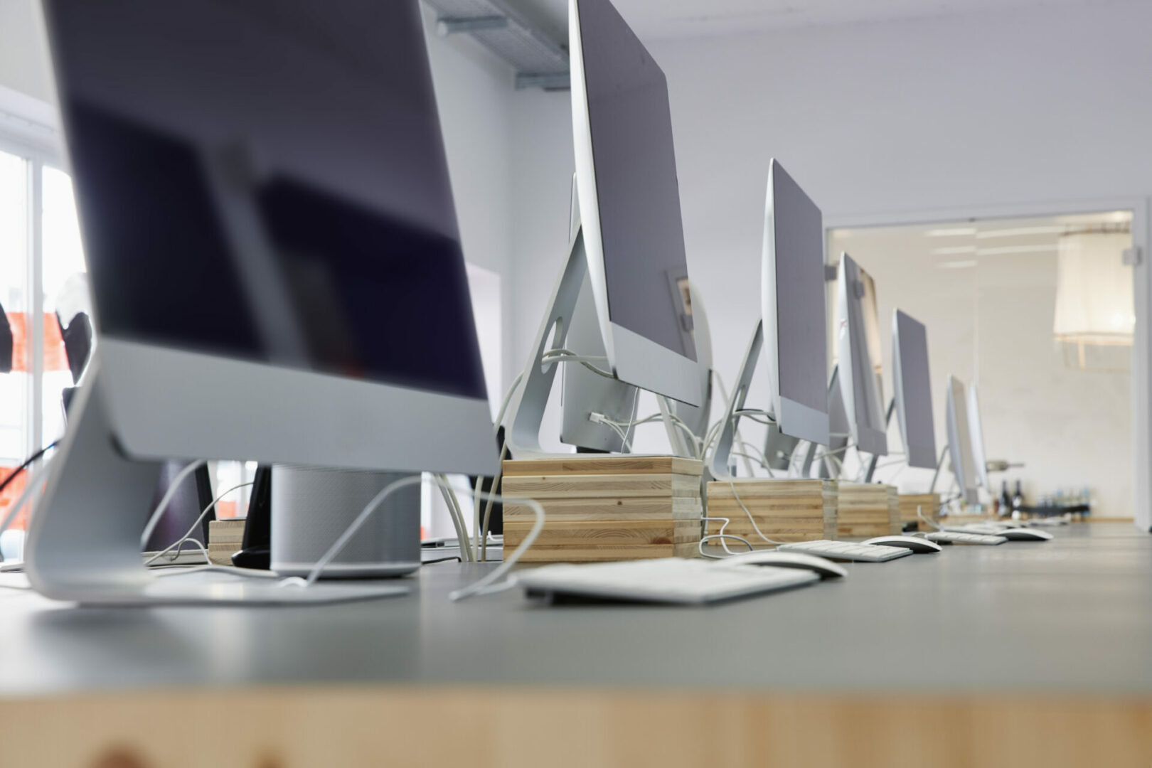 PC satışları Mac’in önünde ilerliyor: Windows üreticileri pazar liderliğini koruyor