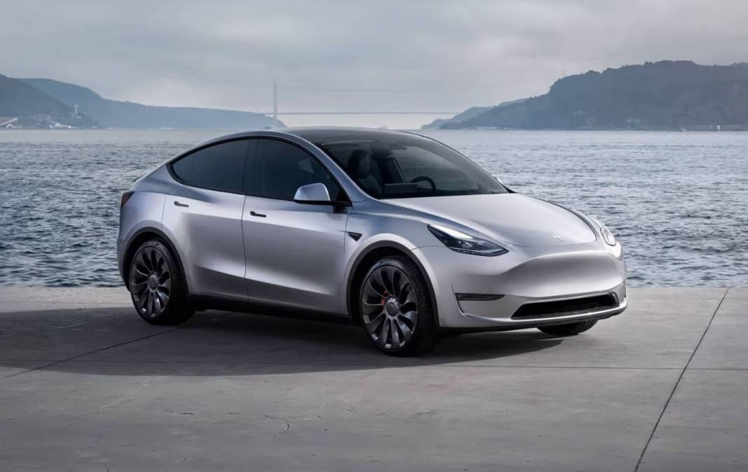 Tesla Model Y cam tavan detayının nedeni açıklandı