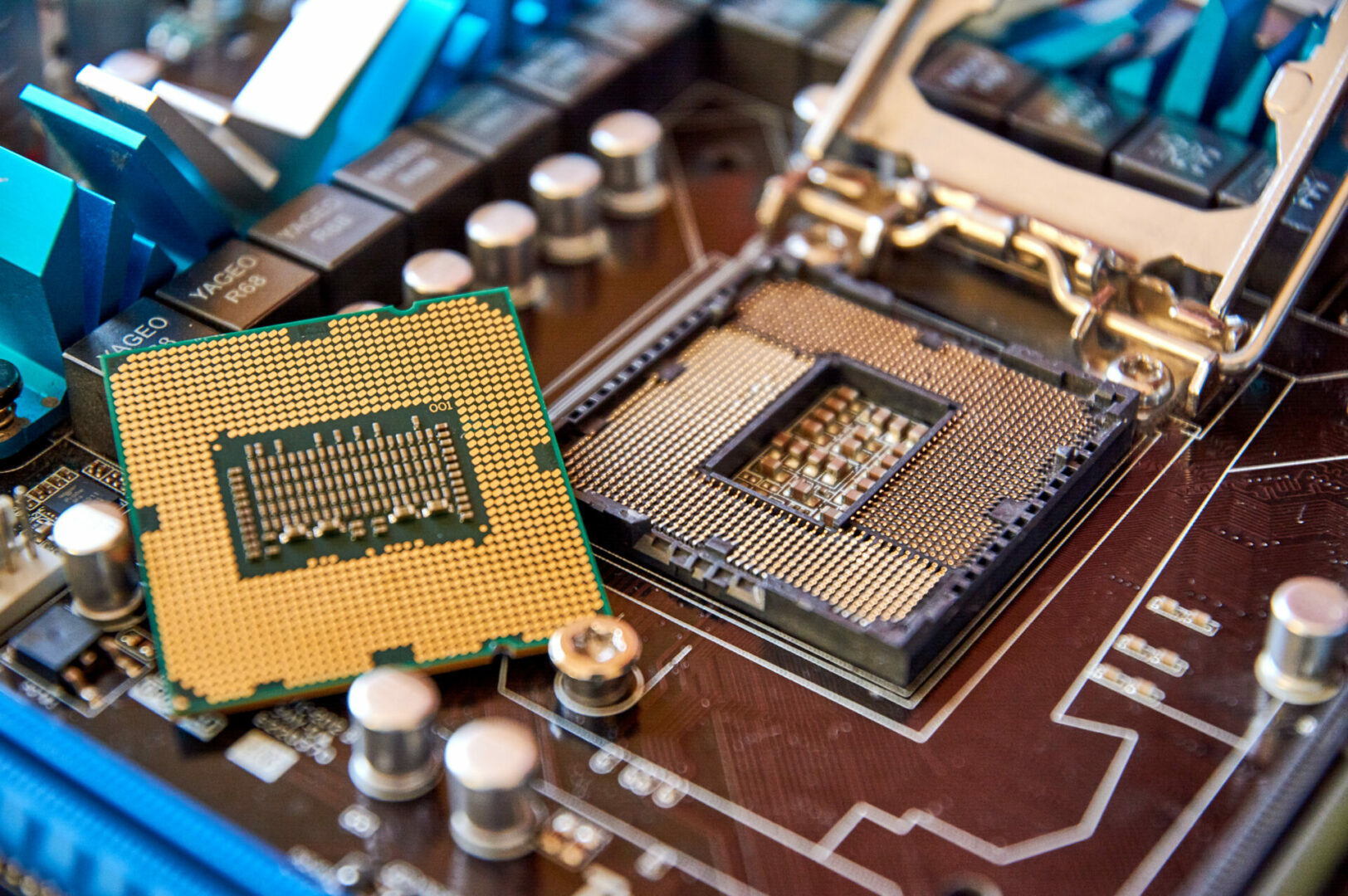 Intel işlemci fiyatları yükseliyor: 12., 13. ve 14. nesil modellerde zam