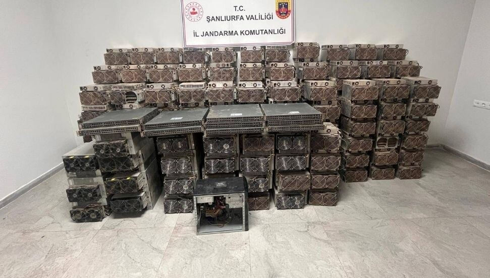 Şanlıurfa'da ahır görünümlü kaçak kripto para madeni yapay zekâlı dronlarla bulundu